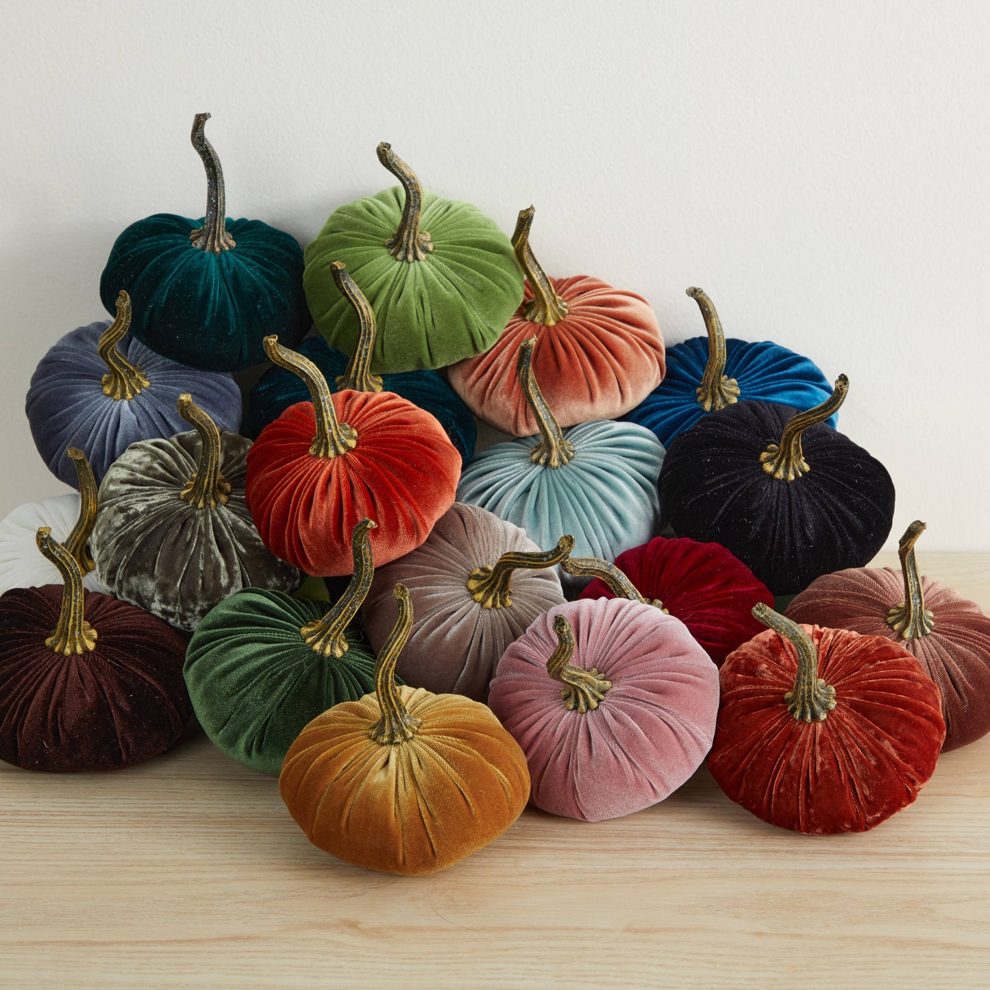 Pumpkin Small Velvet - Ivory