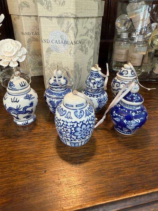 Chinoiserie Ornament - Blue