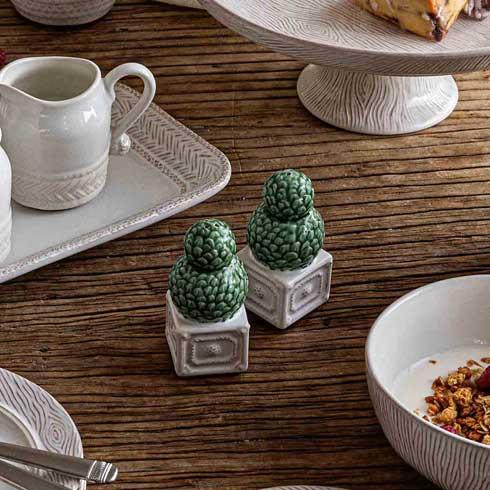 Berry & Thread Topiary Salt and Pepper - Set/2