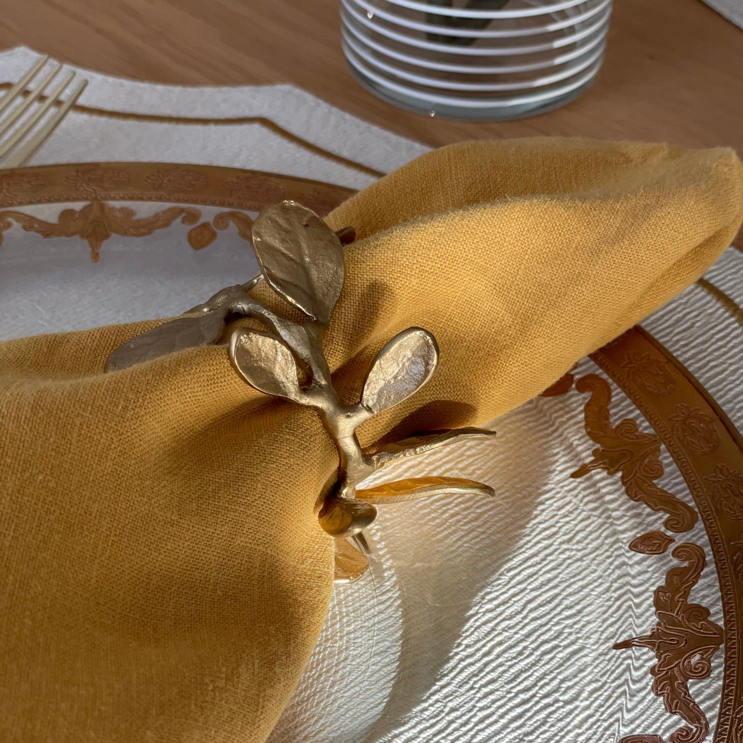 Laurel Crown Napkin Ring - Set/4