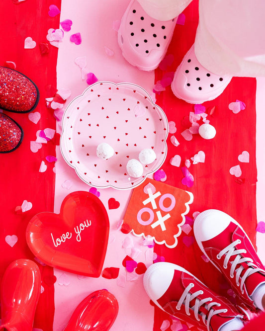 Scalloped Scattered Heart Plate
