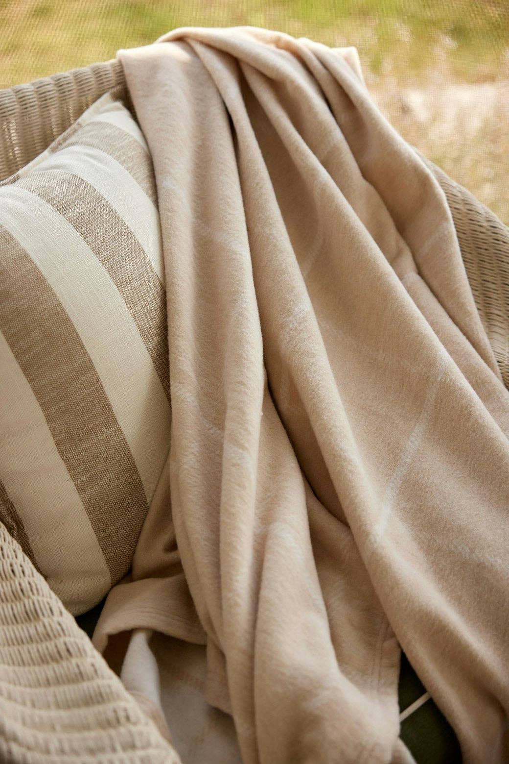 The Lightweight Blanket - Windowpane Wheat