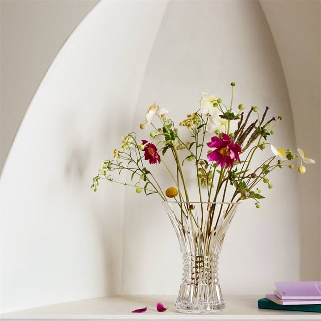 Lismore Diamond Vase - 8"