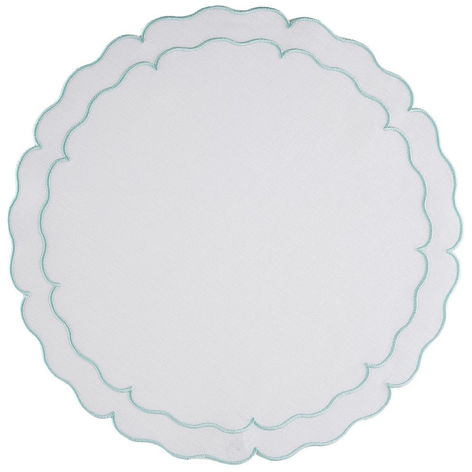 Linho Scalloped Round Mat - White/Ice Blue