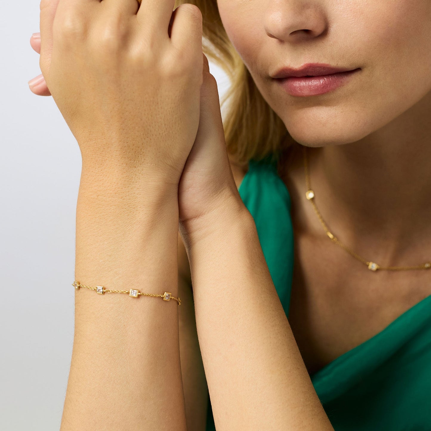 Jolie Delicate Bracelet